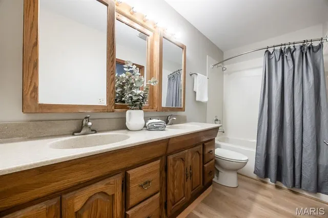 $300,000 | 924 Dere Bere Drive, Mascoutah, IL 62258