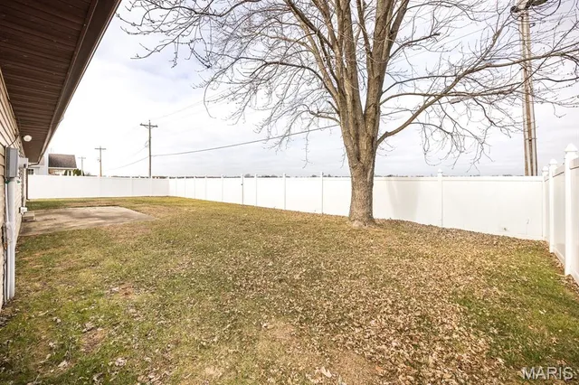 $300,000 | 924 Dere Bere Drive, Mascoutah, IL 62258