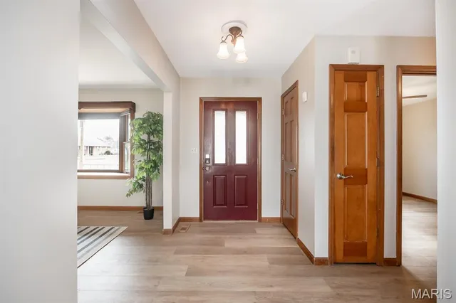 $300,000 | 924 Dere Bere Drive, Mascoutah, IL 62258