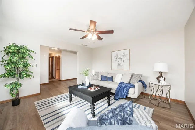 $300,000 | 924 Dere Bere Drive, Mascoutah, IL 62258