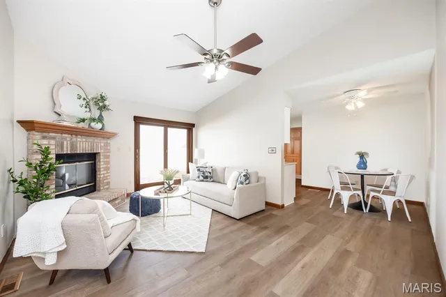 $300,000 | 924 Dere Bere Drive, Mascoutah, IL 62258