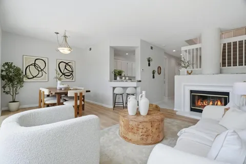 $1,199,000 | 575 Shoal Circle, Redwood Shores, CA 94065