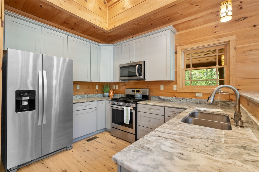 711 Scharlin Drive Pickens, SC 29671 - Photo 9 of 50 Kitchen