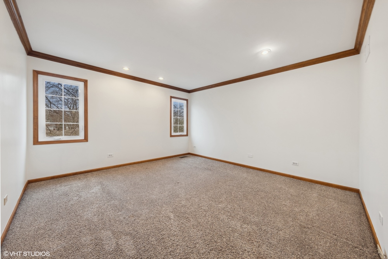 1114 Taft Avenue Wheaton, IL 60189 - Photo 14 of 24 an empty room with windows