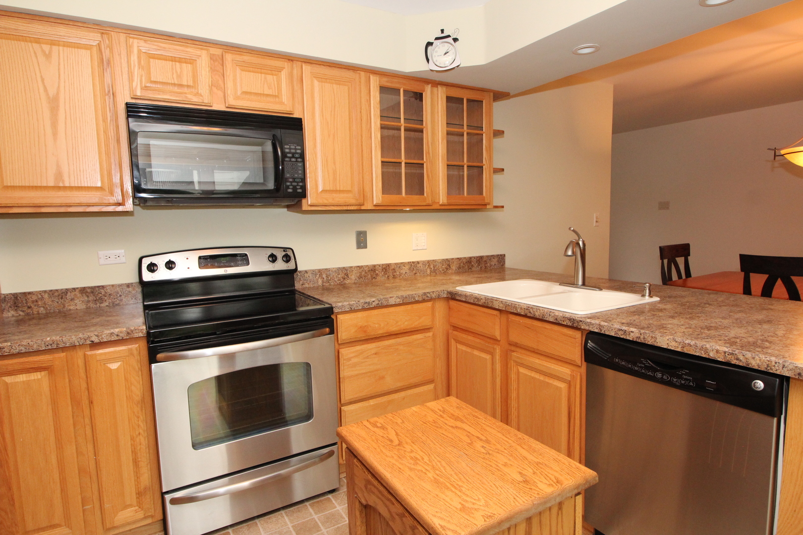 756 Chandler Road Gurnee, IL 60031 - Photo 8 of 23