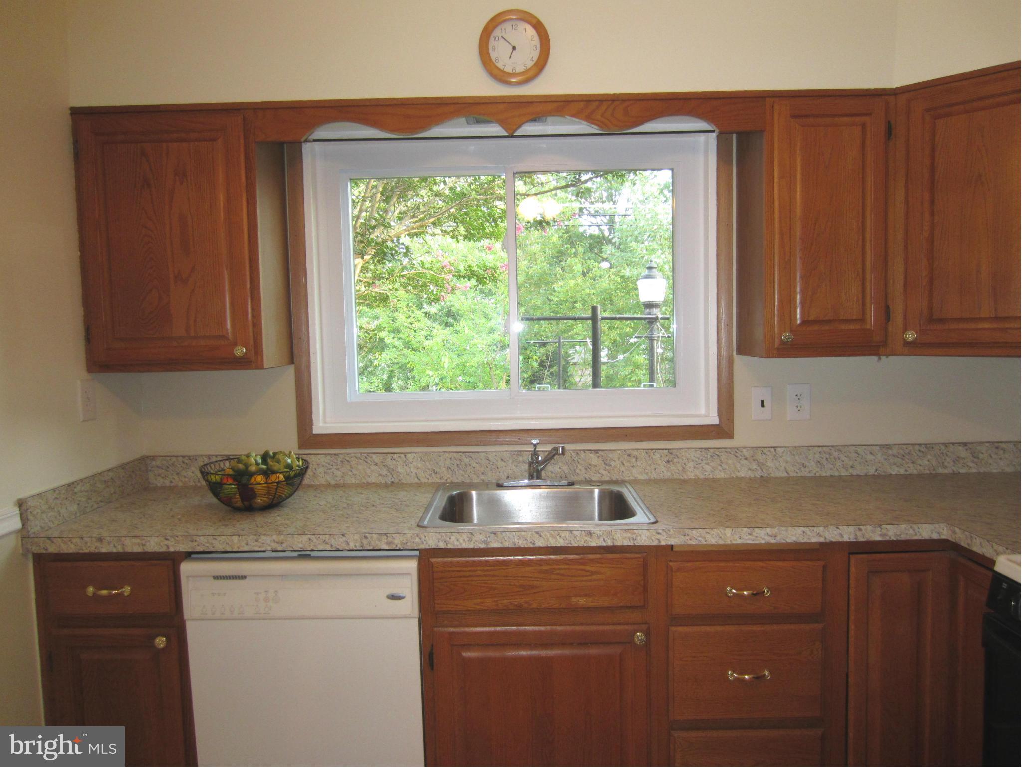 2605 Crabapple Road Baltimore, MD 21234 - Photo 7 of 15 Kitchen