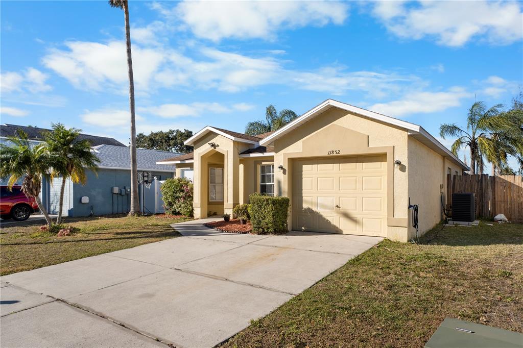 11852 Lark Song Loop Riverview, FL 33579 - Photo 2 of 18