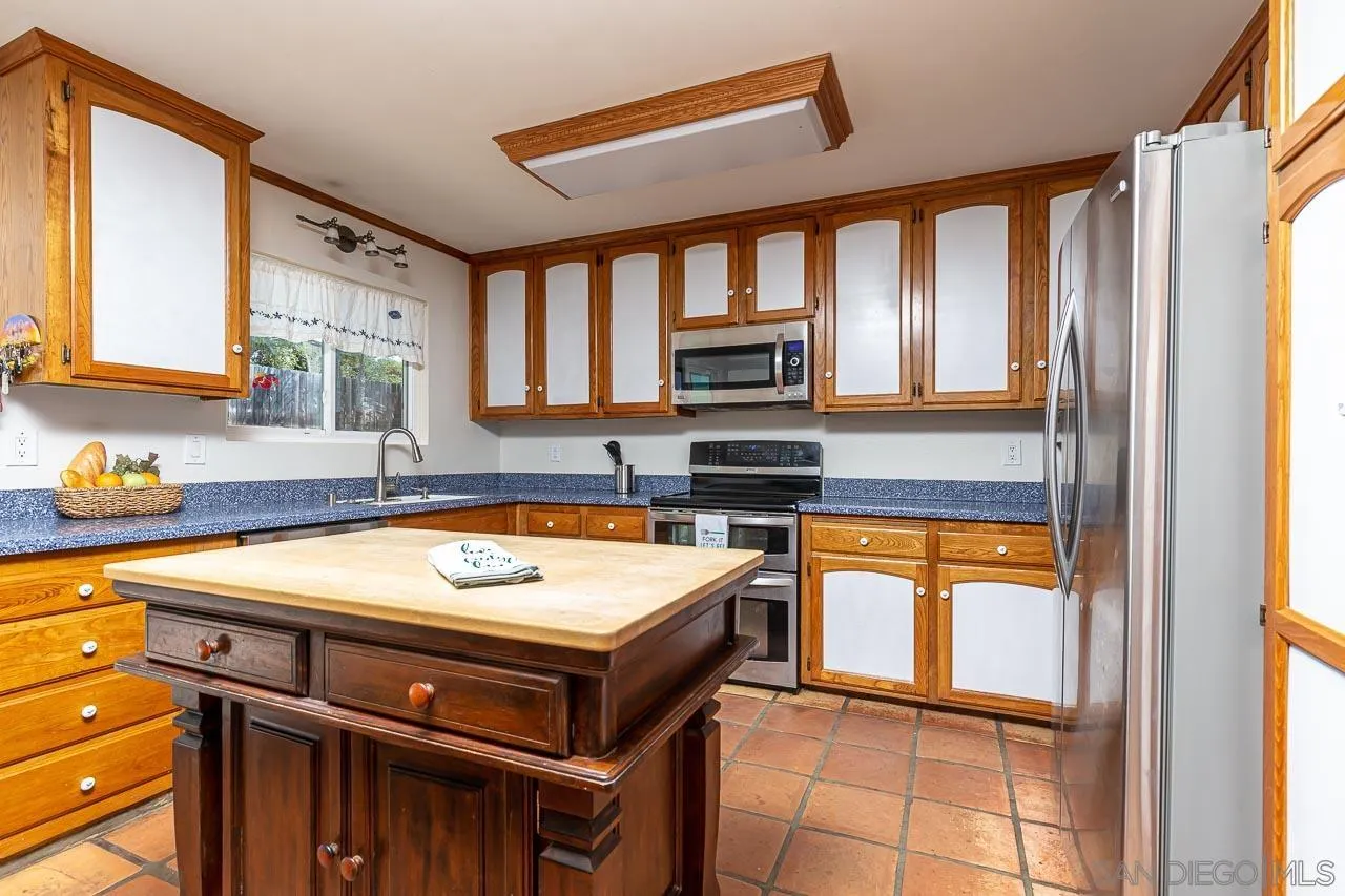 18940 Highland Valley Road Ramona, CA 92065 - Photo 8 of 31 Gallery Image 8
