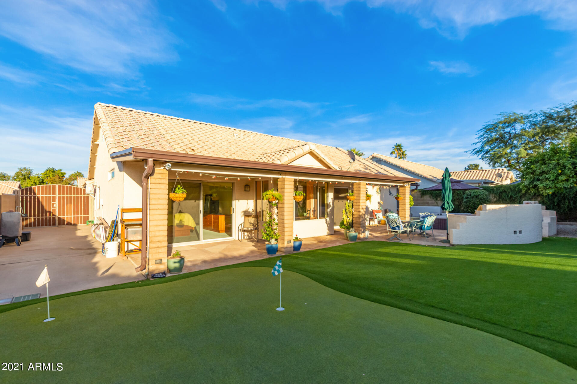 359 West Brisa Drive Gilbert, AZ 85233 - Photo 30 of 40 Putting Green
