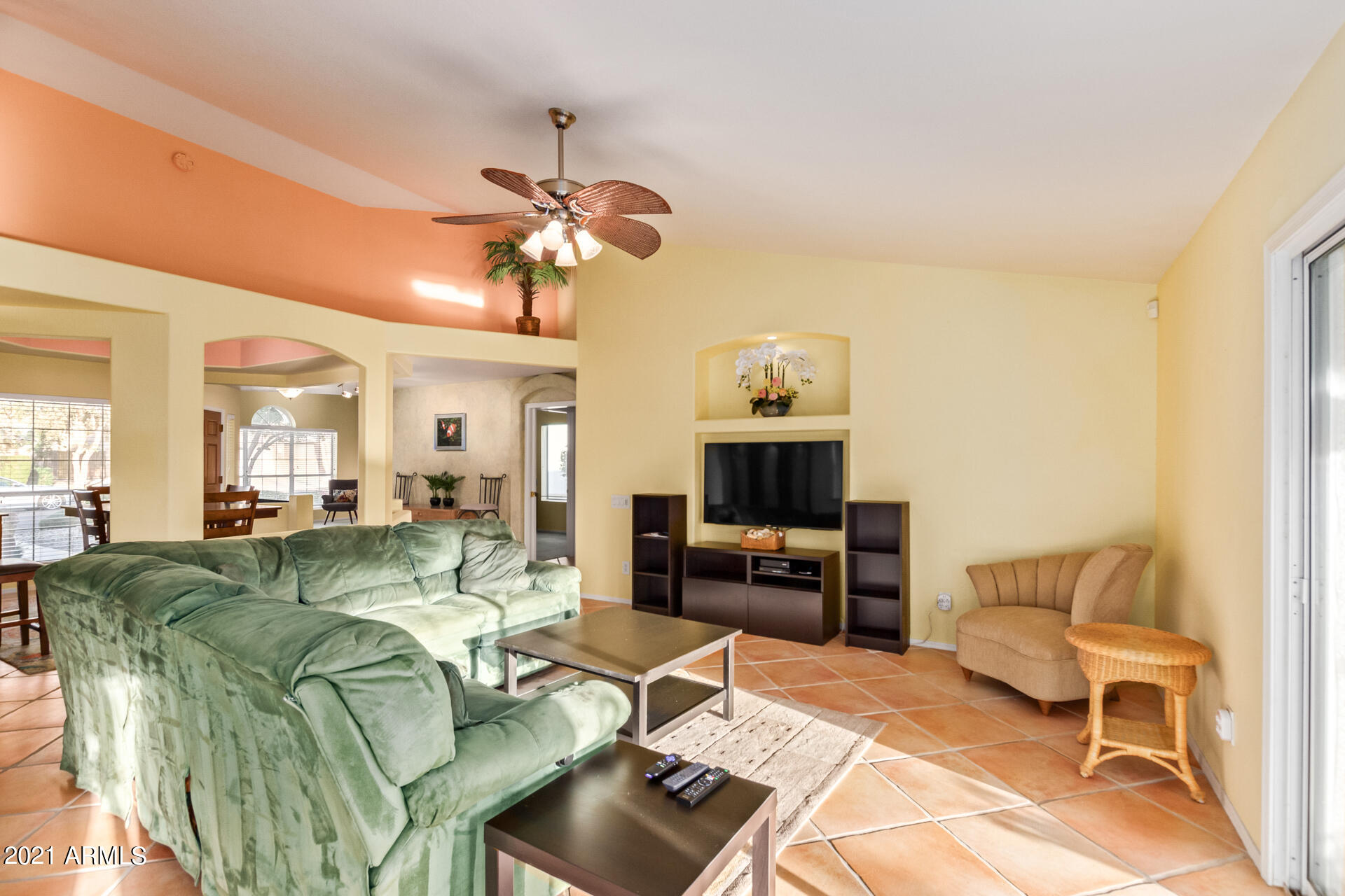 359 West Brisa Drive Gilbert, AZ 85233 - Photo 7 of 40 Fmily Room