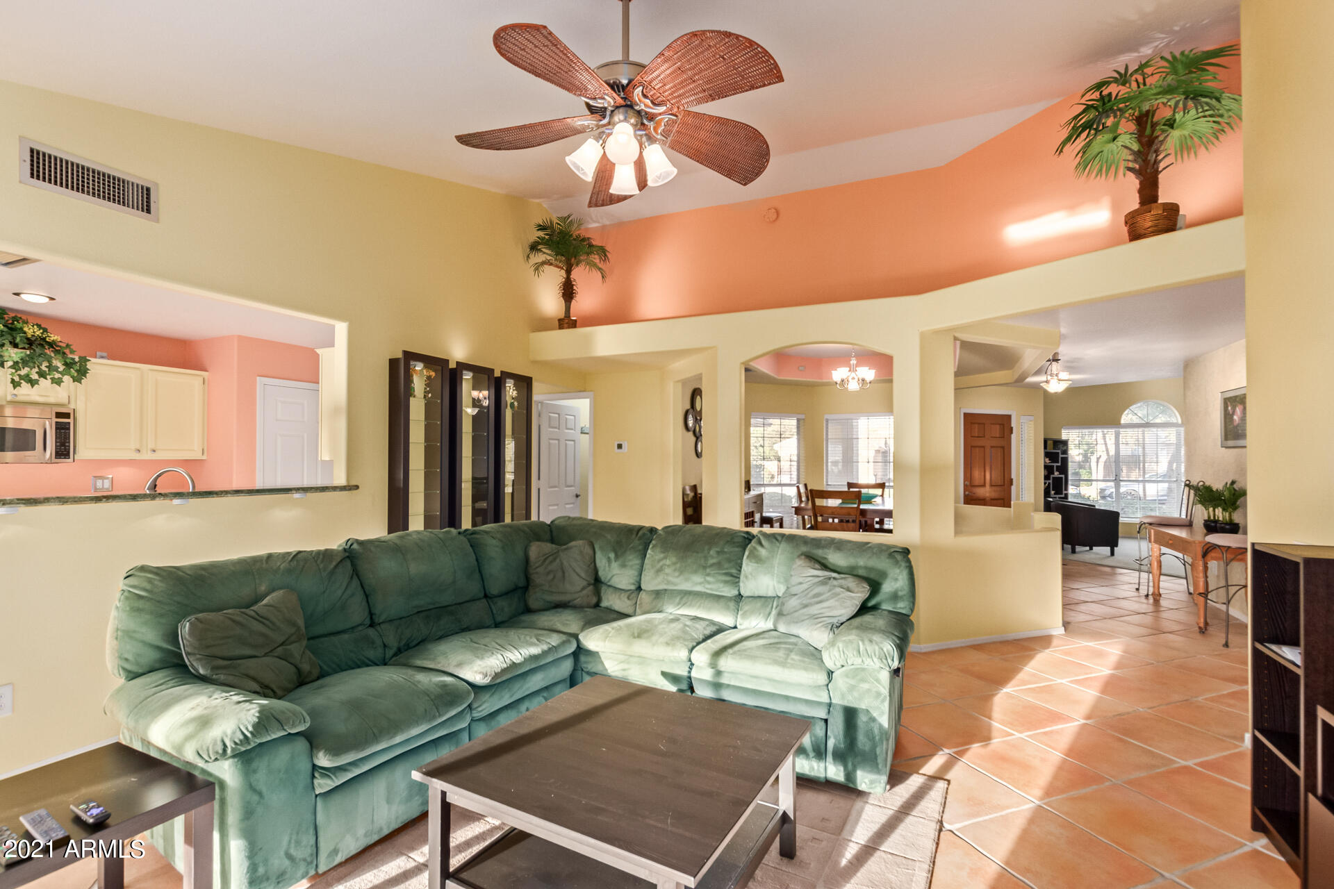 359 West Brisa Drive Gilbert, AZ 85233 - Photo 8 of 40 Family Room East