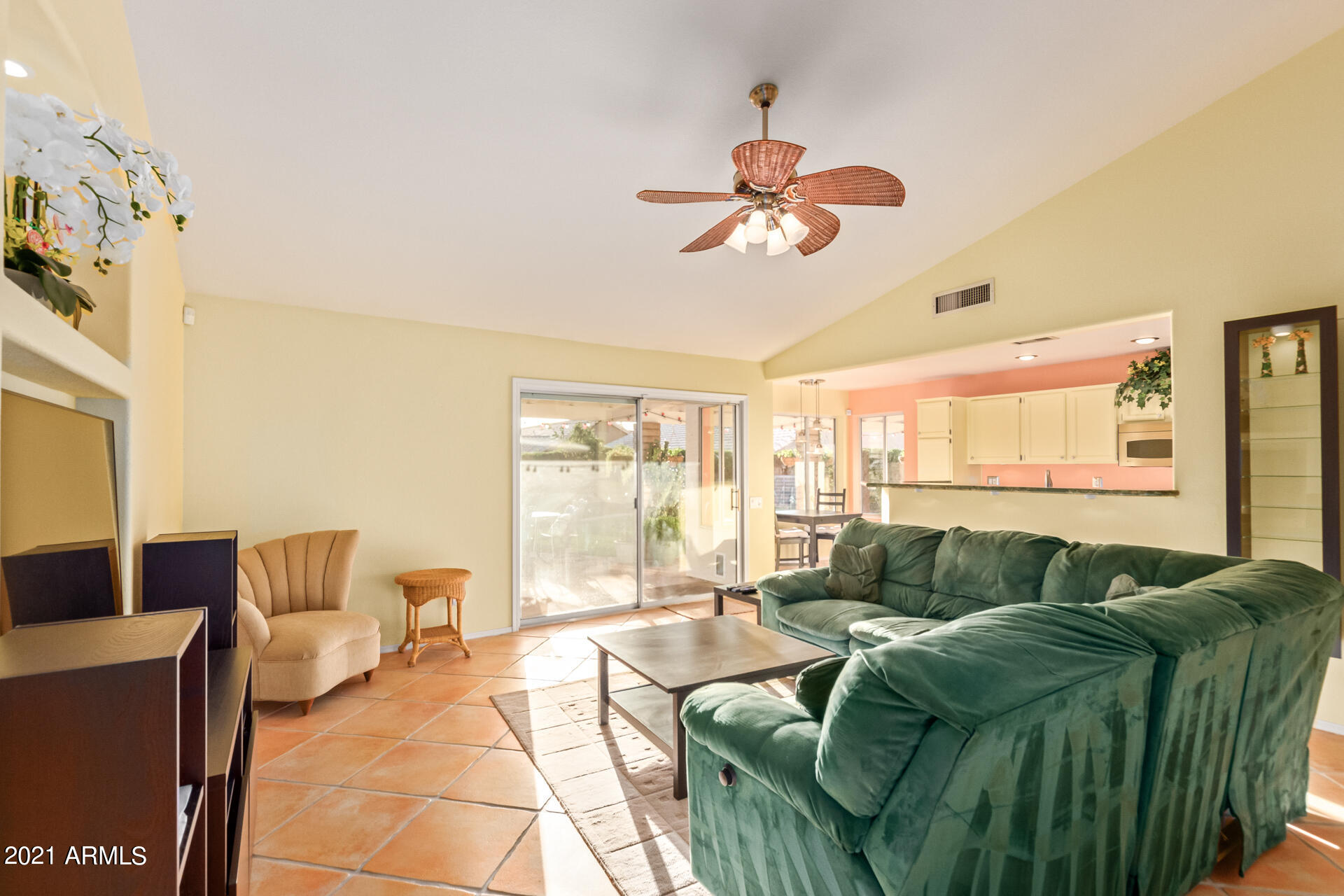 359 West Brisa Drive Gilbert, AZ 85233 - Photo 9 of 40 Family Room west