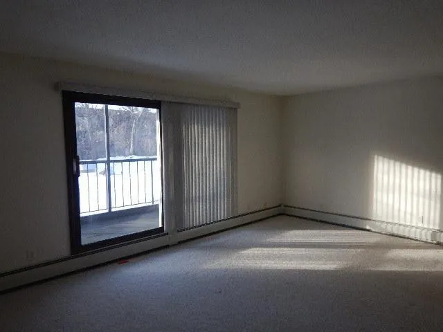 $119,000 | 260 Westview Drive, Unit 105, West St. Paul, MN 55118