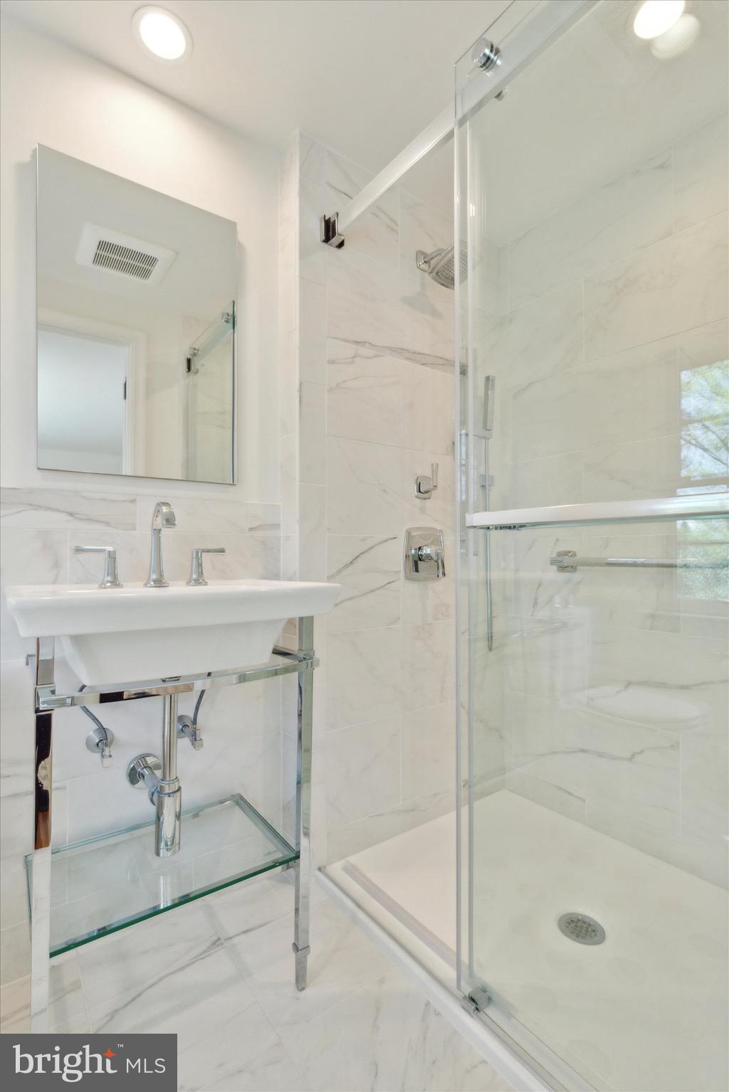 786 Bair Road Berwyn, PA 19312 - Photo 17 of 37 Primary Bathroom