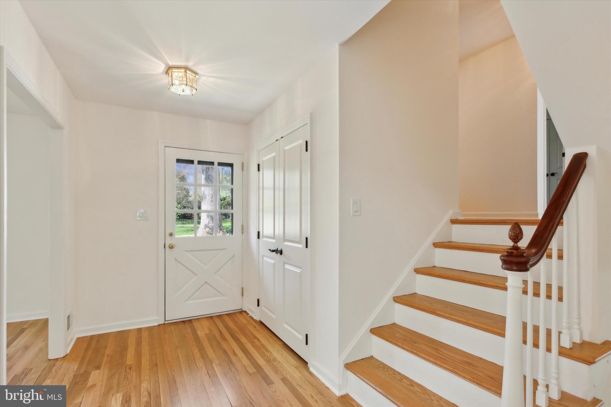 786 Bair Road Berwyn, PA 19312 - Photo 6 of 37 Foyer