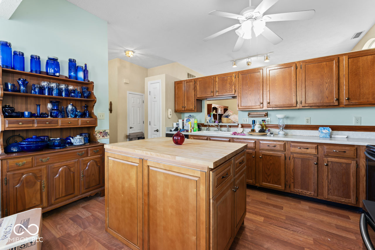 6737 Decatur Commons Indianapolis, IN 46221 - Photo 4 of 34