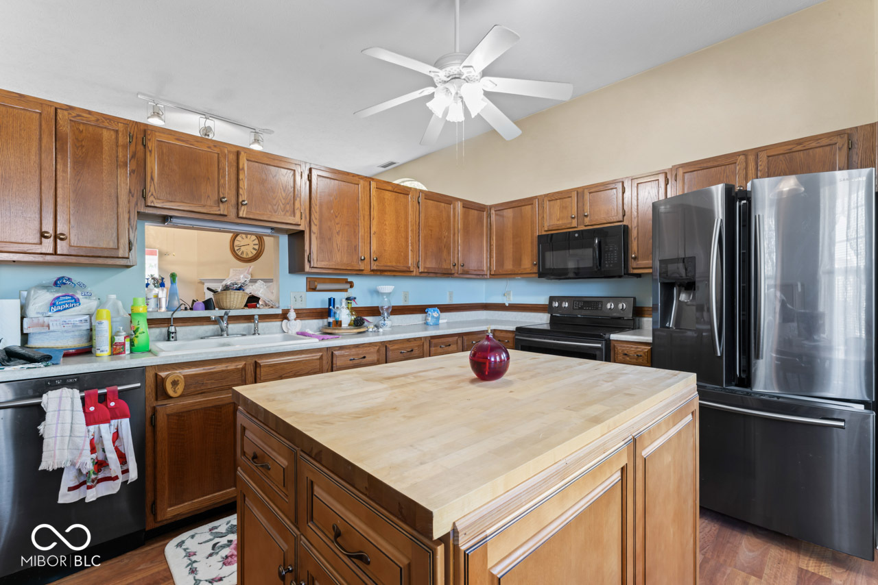 6737 Decatur Commons Indianapolis, IN 46221 - Photo 5 of 34