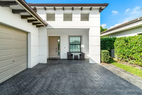 $899,000 | 2928 Gin Berry Way, West Palm Beach, FL 33401