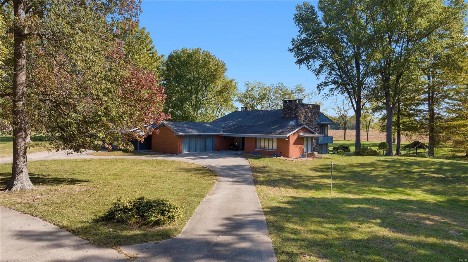 13750 Kayser Road Highland, IL 62249 - Photo 5 of 14