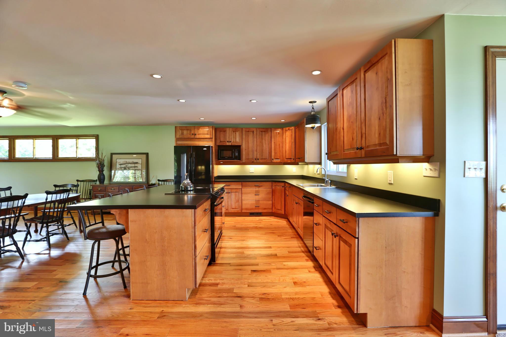 Gorgeous Granite Kitchen