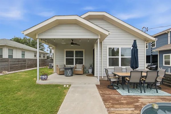$3,100 | 1134 Chicon Street, Unit A, Austin, TX 78702