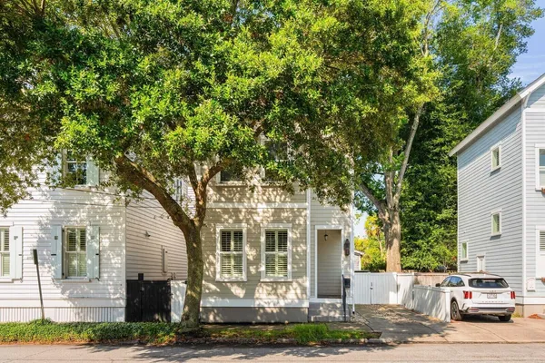 $3,600 | 291 Coming Street, Charleston, SC 29403