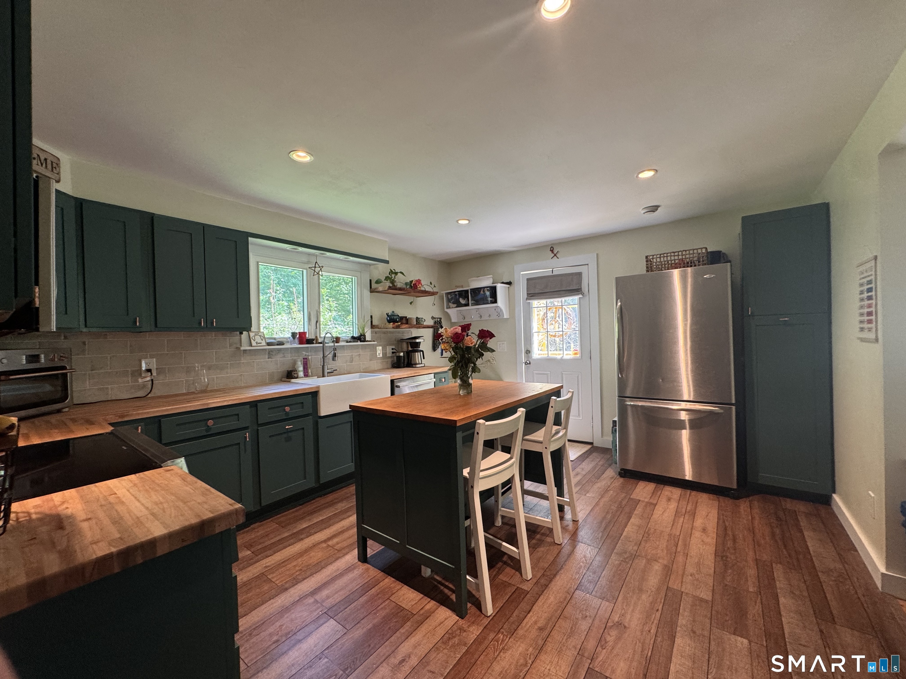 16 Cross Brook Road Woodbury, CT 06798 - Photo 5 of 39