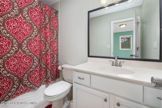 $649,900 | 205 Osprey Way, East Stroudsburg, PA 18302