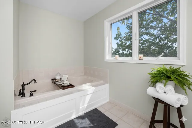 $649,900 | 205 Osprey Way, East Stroudsburg, PA 18302