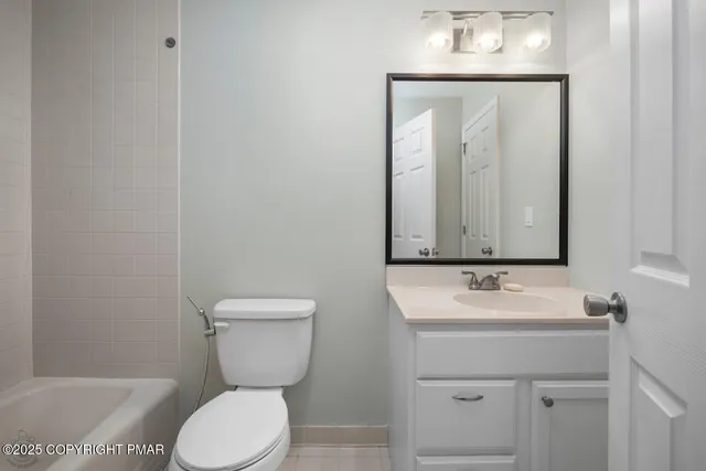 $649,900 | 205 Osprey Way, East Stroudsburg, PA 18302