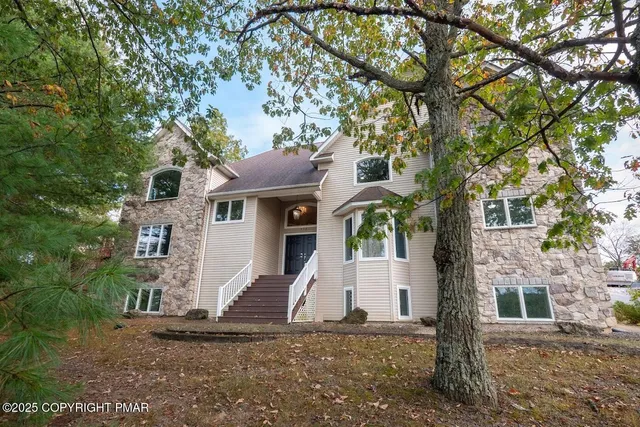 $649,900 | 205 Osprey Way, East Stroudsburg, PA 18302