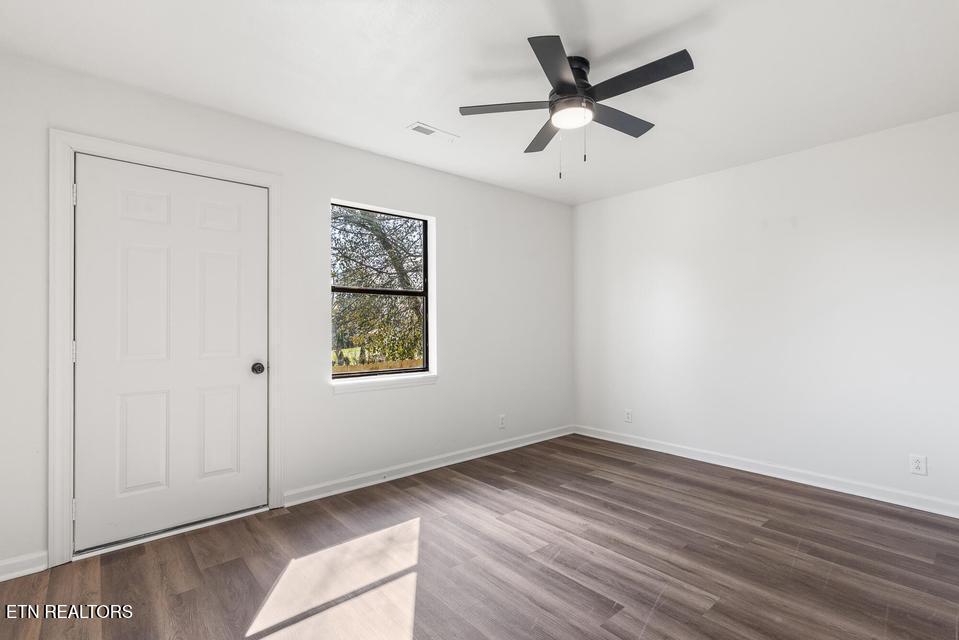 104 Pine Street Athens, TN 37303 - Photo 12 of 33 20260306002556439141000000-o