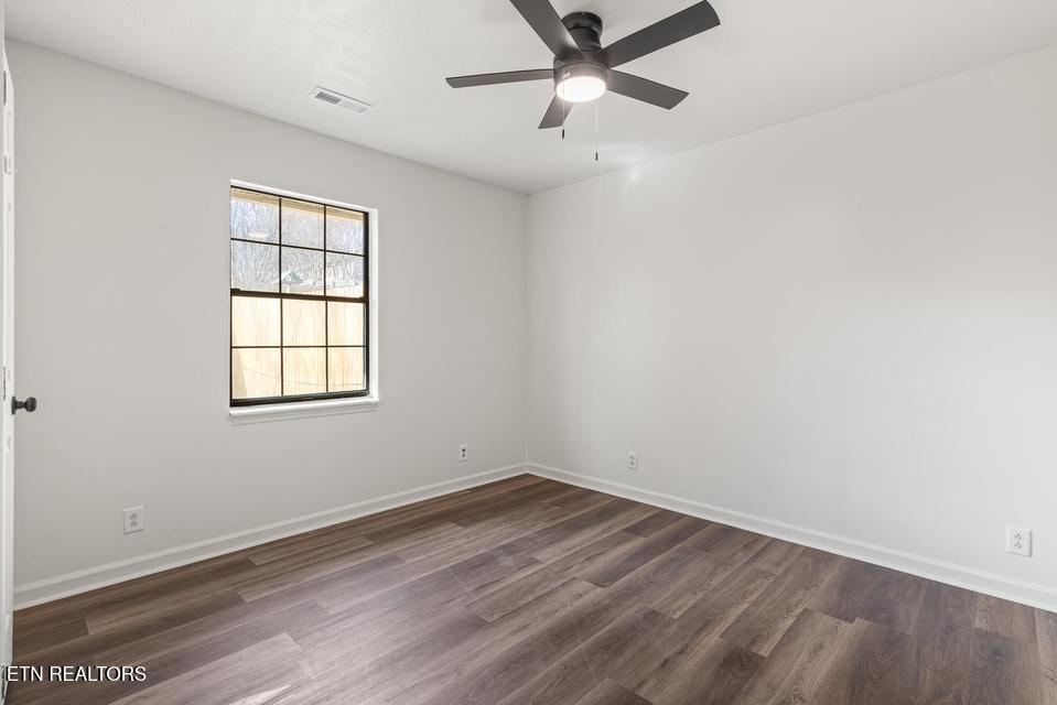 104 Pine Street Athens, TN 37303 - Photo 8 of 33 20260306002557534394000000-o