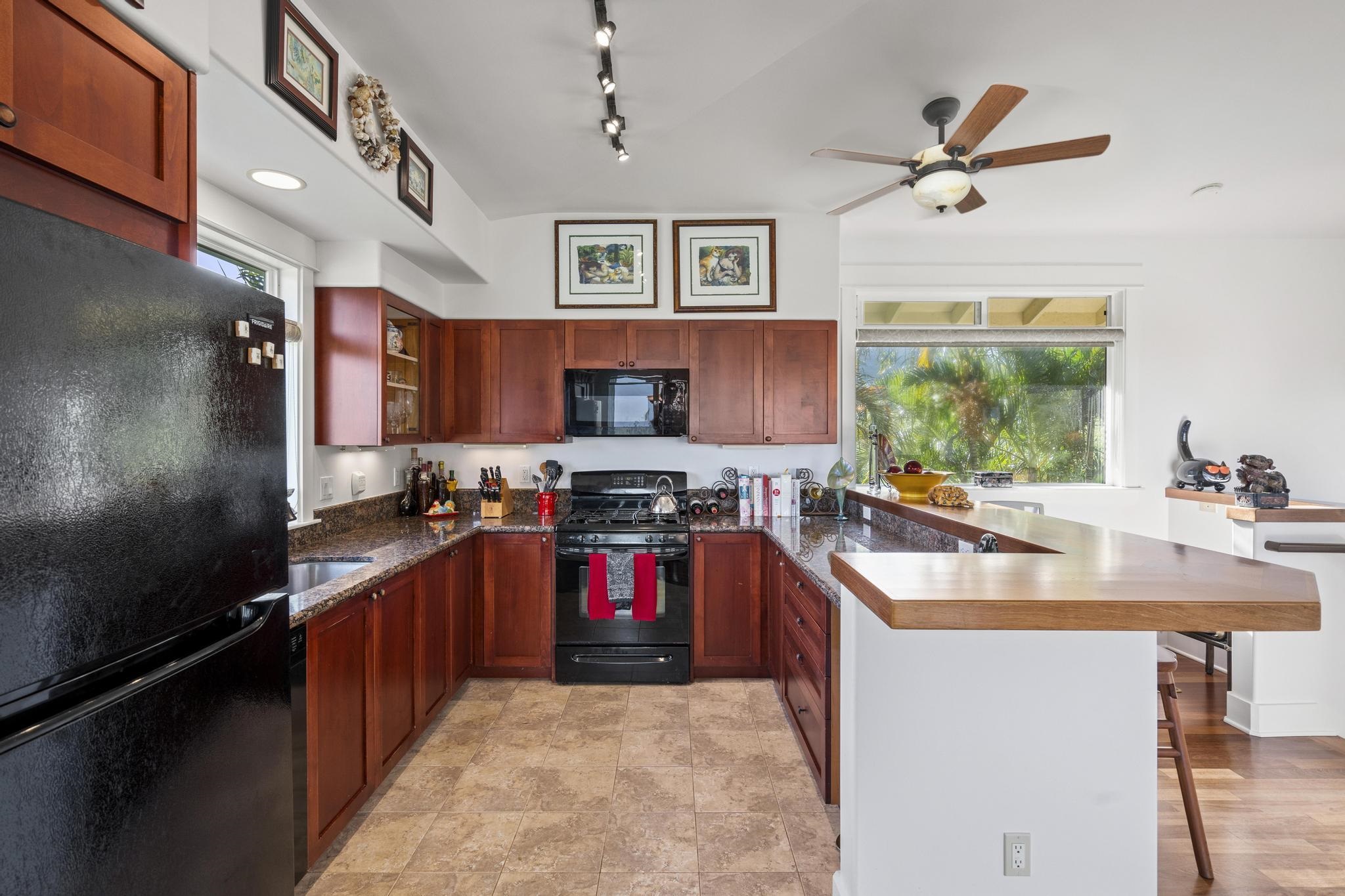 654 Kaupakalua Road Haiku, HI 96708 - Photo 20 of 41