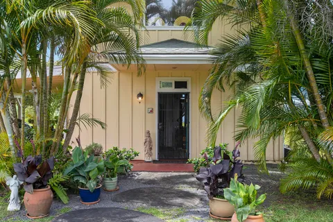 $3,999,000 | 654 Kaupakalua Road, Haiku, HI 96708