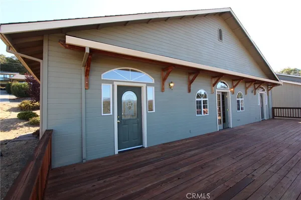 a view of backyard of house