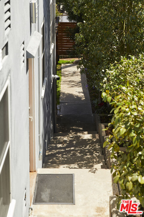 3708 Roderick Road Los Angeles, CA 90065 - Photo 32 of 38