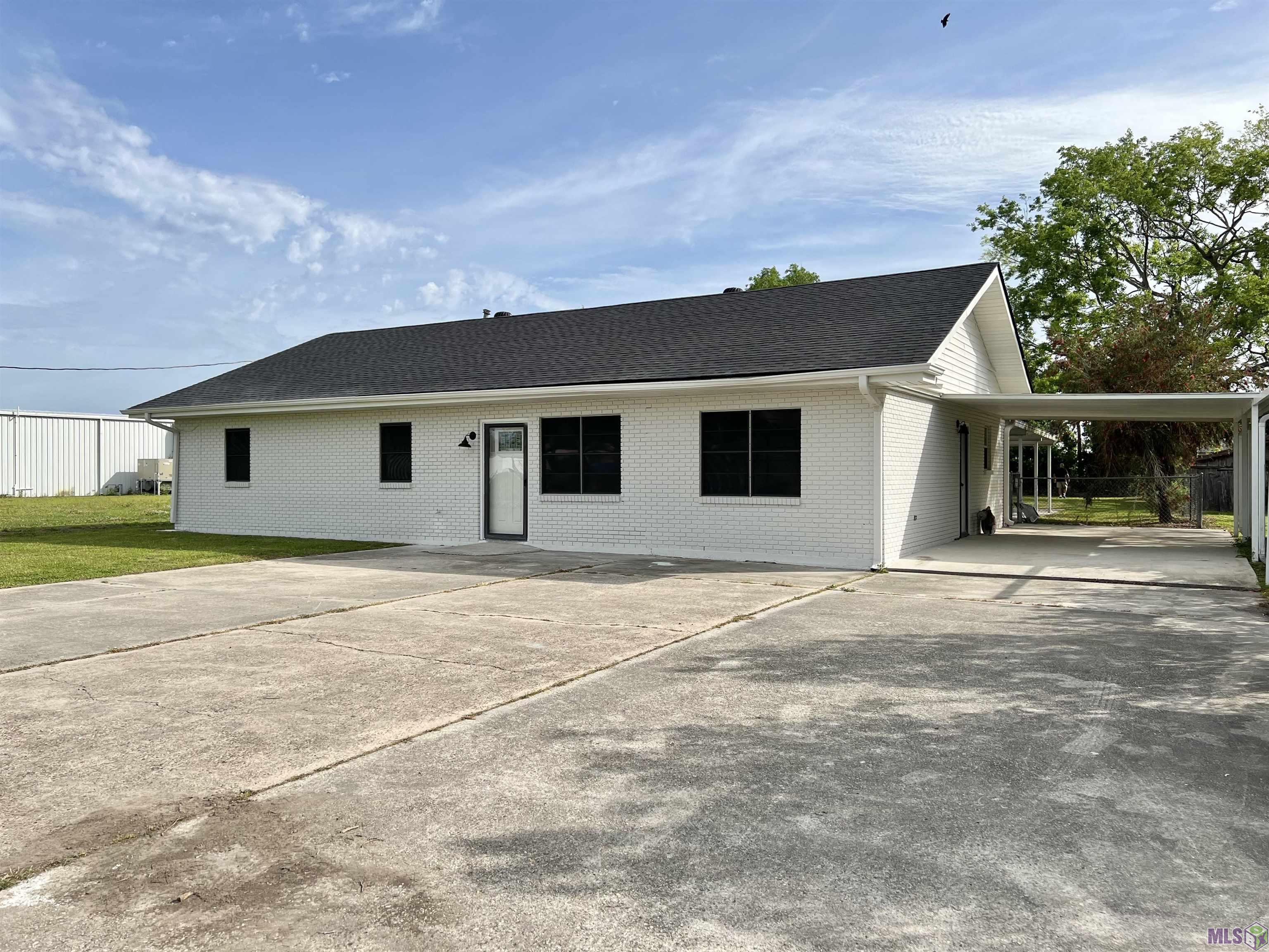 2120 Bayou Blue Road Houma, LA 70364 - Photo 2 of 12 Gallery Image 2