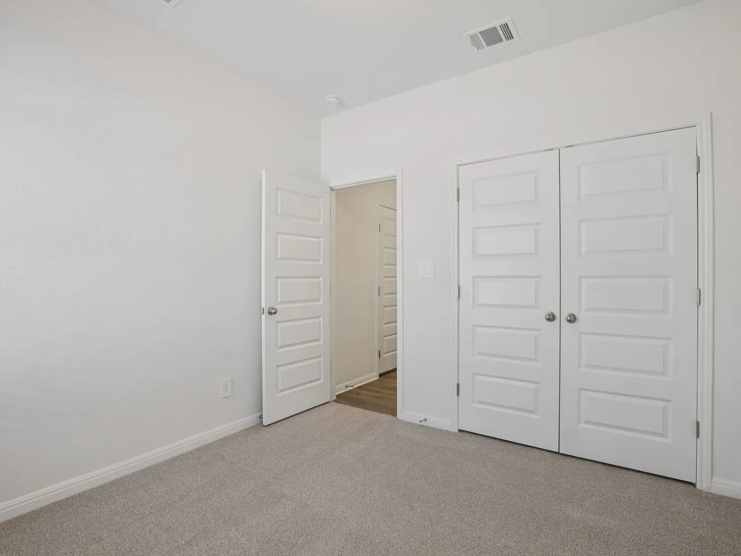 486 El Capitan Loop Dripping Springs, TX 78620 - Photo 10 of 20 an empty room with closet area