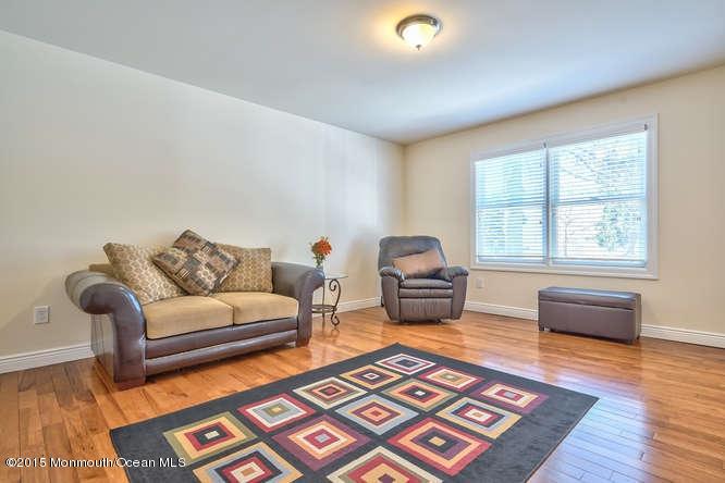 7 Nolan Road Morganville, NJ 07751 - Photo 7 of 25 7 Nolan Rd Marlboro Township-small-012-L