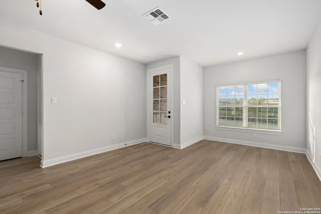 $440,900 | 9430 Dassler Springs, Converse, TX 78109