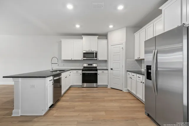 $440,900 | 9430 Dassler Springs, Converse, TX 78109