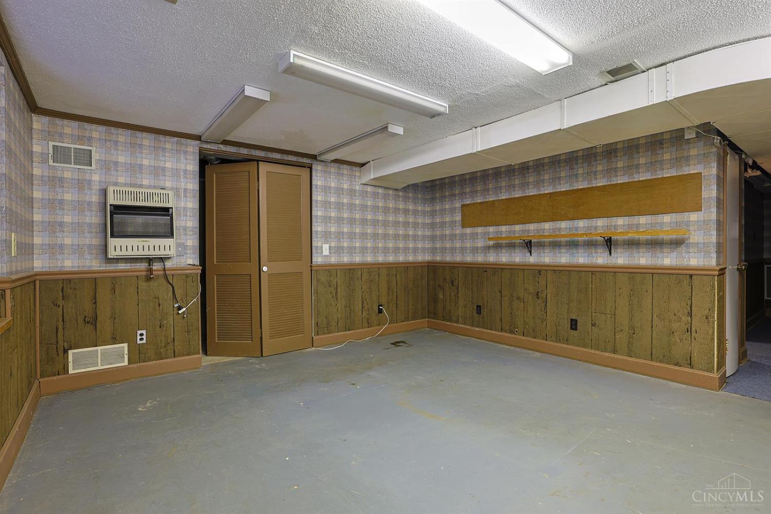 8877 Wuest Road Cincinnati, OH 45251 - Photo 33 of 64