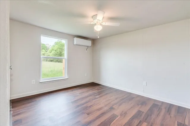 $335,000 | 112 Gazley A & B Street, Smithville, TX 78957