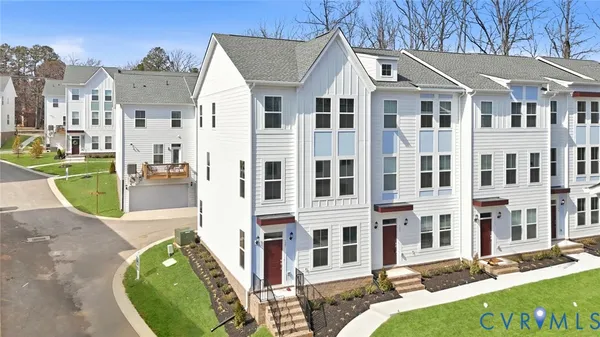 $429,000 | 13901 Riverlight Drive, Midlothian, VA 23114