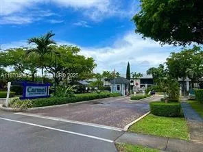 $2,000 | 911 Northeast 199th Street, Unit 10414, Miami, FL 33179