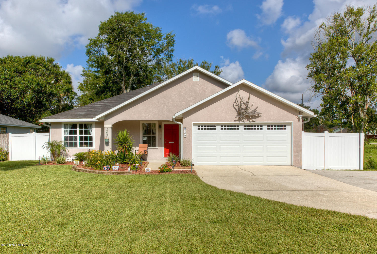 634 Palm Tree Road Jacksonville Beach, FL 32250 - Photo 1 of 24 Front angle 1