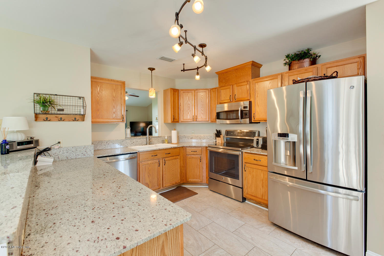 634 Palm Tree Road Jacksonville Beach, FL 32250 - Photo 2 of 24 Kitchen 1