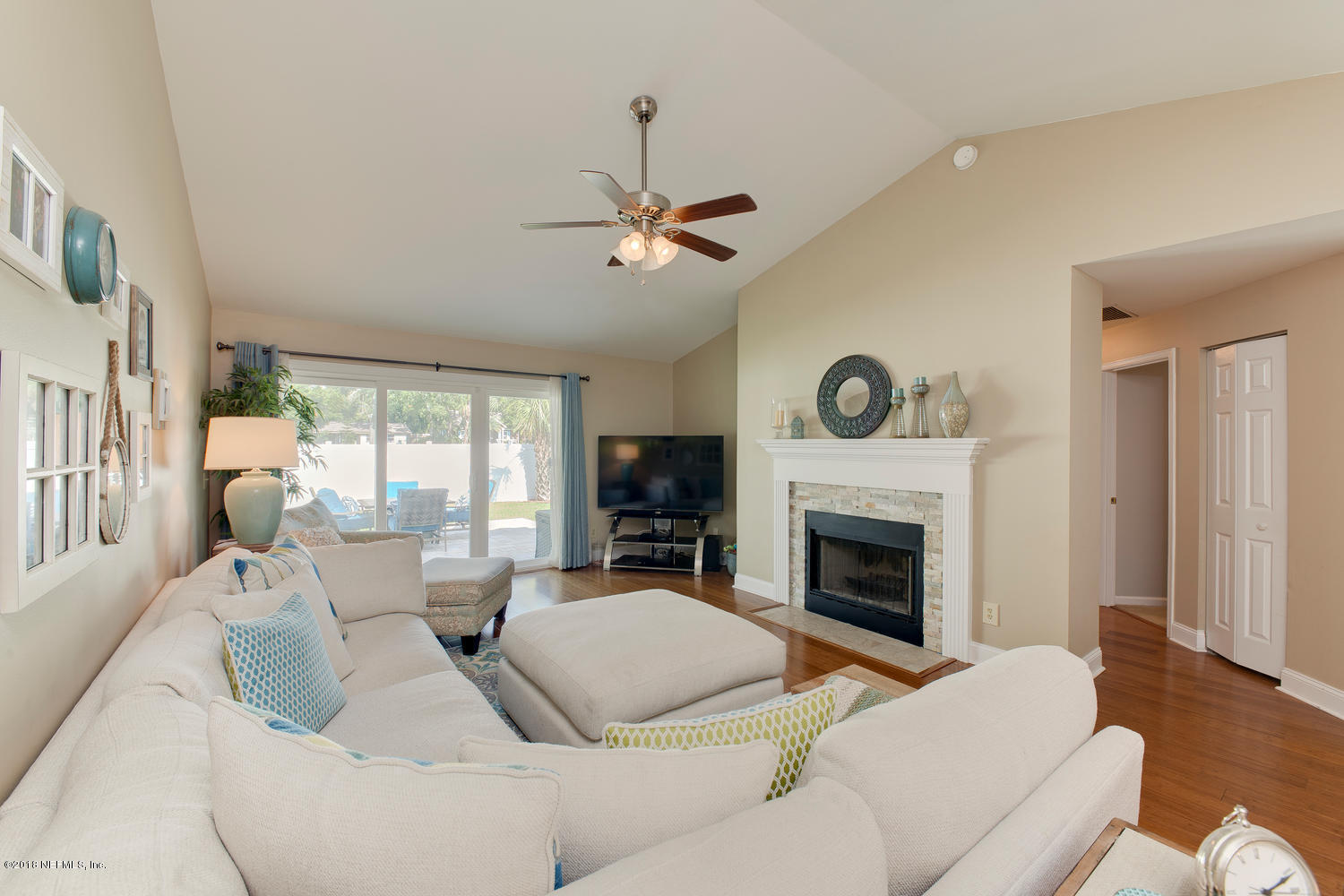 634 Palm Tree Road Jacksonville Beach, FL 32250 - Photo 22 of 24 living area 2