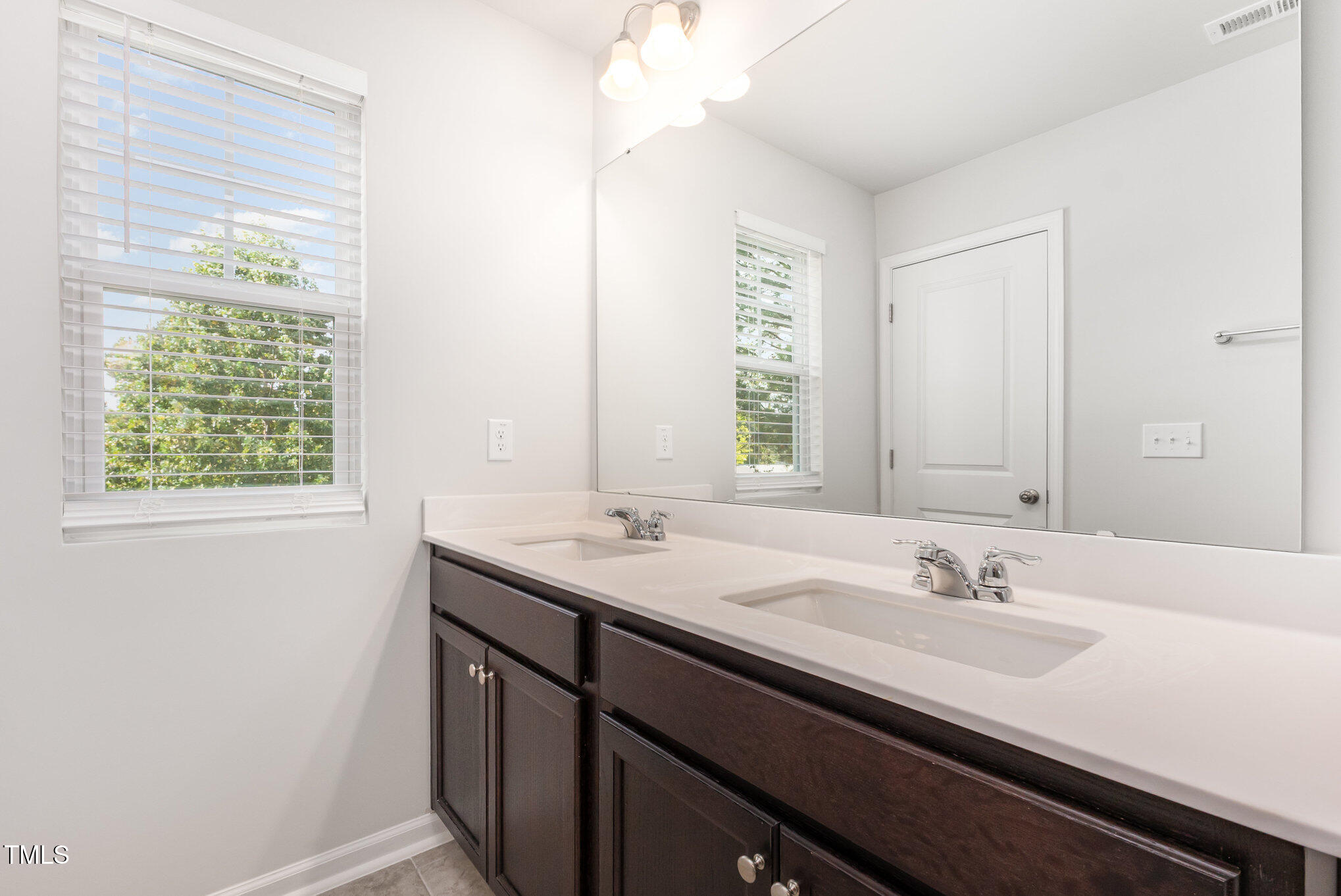 172 Paramount Drive Smithfield, NC 27577 - Photo 21 of 26 021_cj4a9766-edit_584